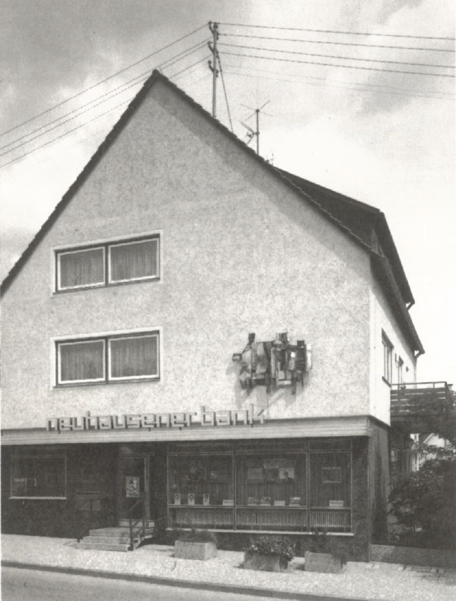1965 wurde aus der Zahlstelle in Harthausen eine Zweigstelle der Neuhausener Bank.